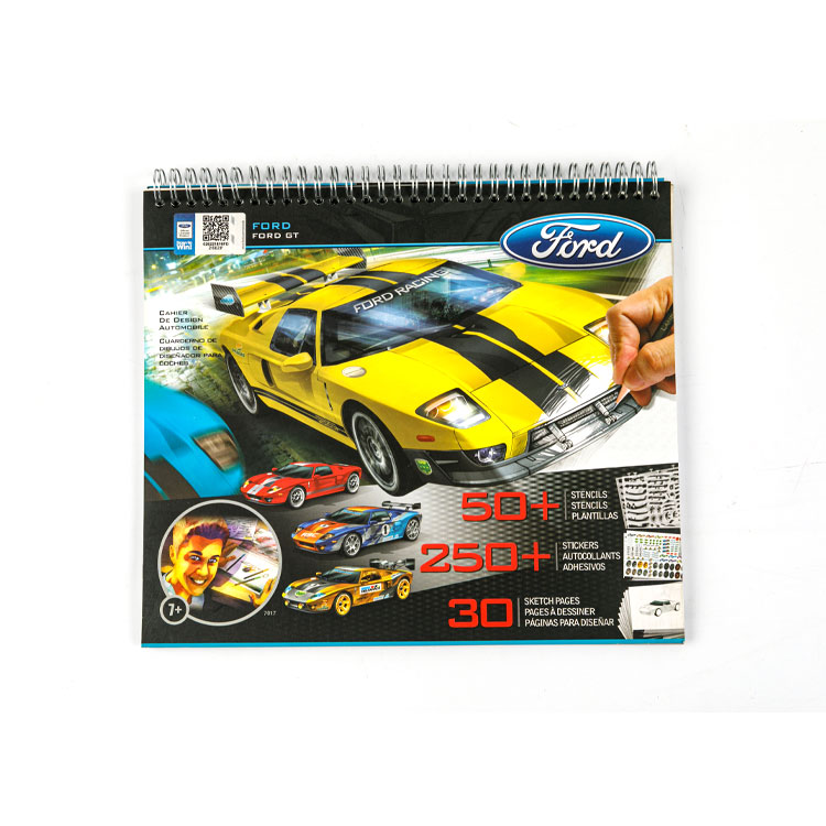 Carro de corrida amarelo com capa de livro em espiral